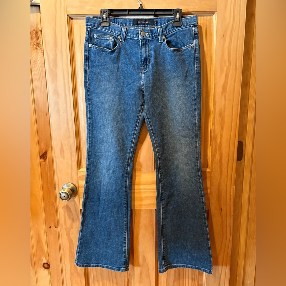 Calvin Klein women’s Flare Vintage Sandblast jeans size 8